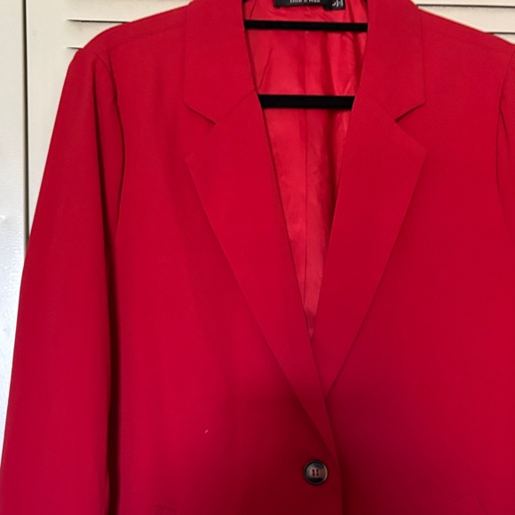 Doe & Rae Vibrant Red Blazer - Picture 2 of 5